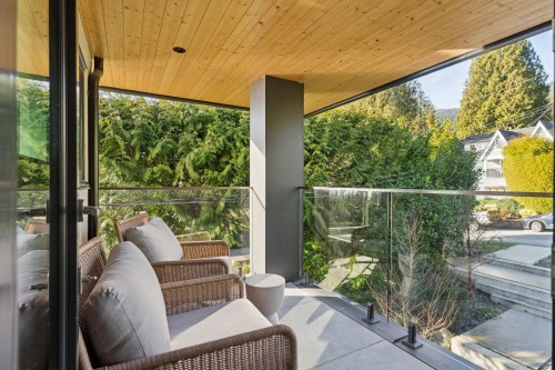 2678 Mathers Avenue, West Vancouver, BC 