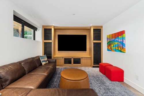 2678 Mathers Avenue, West Vancouver, BC 