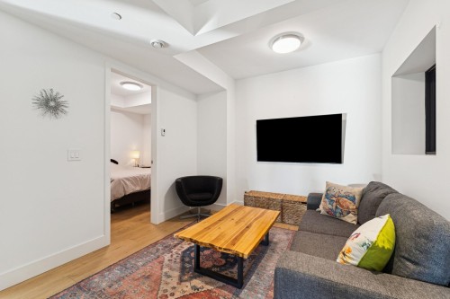 2678 Mathers Avenue, West Vancouver, BC 