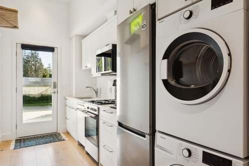 2678 Mathers Avenue, West Vancouver, BC 