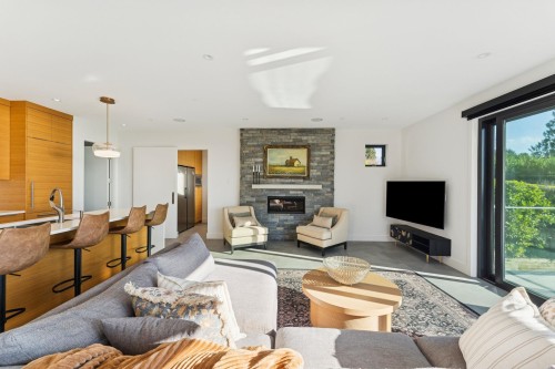 2678 Mathers Avenue, West Vancouver, BC 