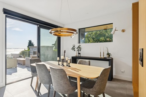 2678 Mathers Avenue, West Vancouver, BC 