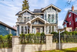 4089 19th Avenue W Vancouver, BC V6S 1E2