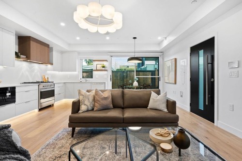 1135 33Rd Avenue W, Vancouver, BC 