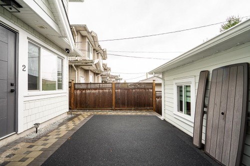 #2-4675 Canada Way, Burnaby, BC 