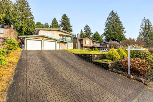 317 Gloucester Court  Coquitlam, BC V3K 5S6