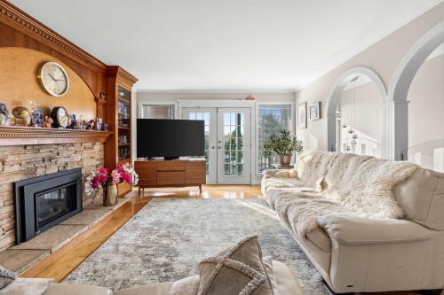 317 Gloucester Court, Coquitlam, BC 