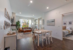 110-1468 St. Andrews Avenue  North Vancouver, BC V7L 0A8