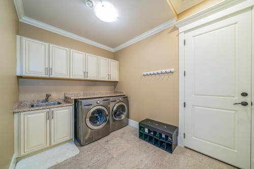 8100 Fairlane Road, Richmond, BC 