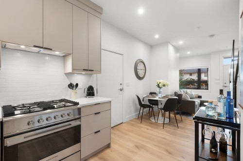 2632 Ward Street, Vancouver, BC 