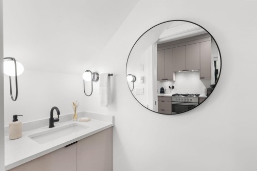 2632 Ward Street, Vancouver, BC 