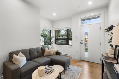 2632 Ward Street, Vancouver, BC 