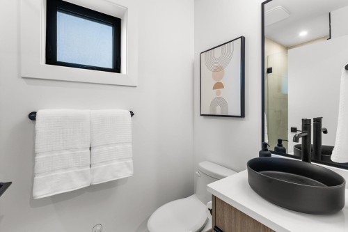 2632 Ward Street, Vancouver, BC 