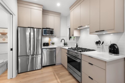 2632 Ward Street, Vancouver, BC 