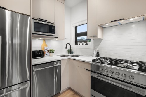 2632 Ward Street, Vancouver, BC 