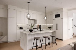 1-421 23rd Avenue W Vancouver, BC V5Y 2H5