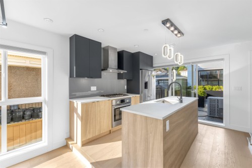 1007 58Th Avenue W, Vancouver, BC 