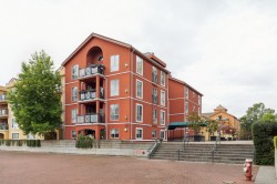 104-6 Renaissance Square  New Westminster, BC V3M 6N8