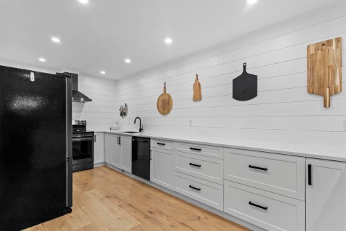 31 Deerwood Place, Port Moody, BC 