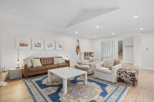 31 Deerwood Place, Port Moody, BC 