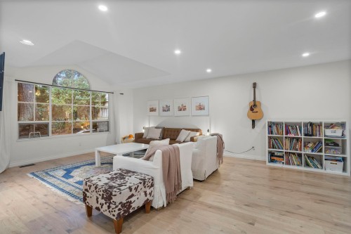 31 Deerwood Place, Port Moody, BC 