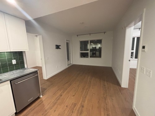 414-645 Como Lake Avenue, Coquitlam, BC 