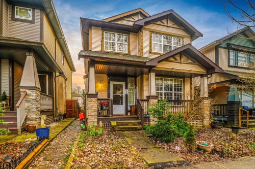 24284 102b Avenue  Maple Ridge, BC V2W 1Y1