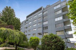 102-1730 Duchess Avenue  West Vancouver, BC V7V 1P9