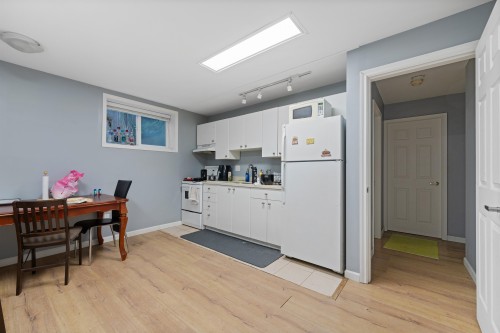 4053 38Th Avenue W, Vancouver, BC 