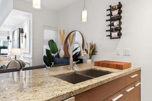 2538 Maple Street, Vancouver, BC 