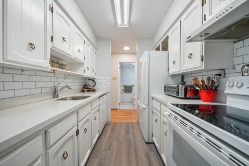 202-8770 Laurel Street  Vancouver, BC V6P 3V6