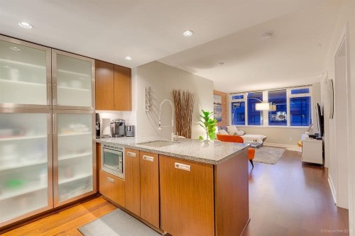 1055 Richards Street, Vancouver, BC 