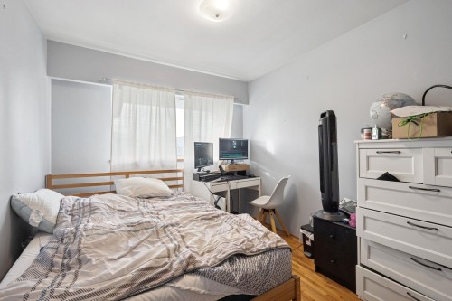 328 18Th Street E, North Vancouver, BC 