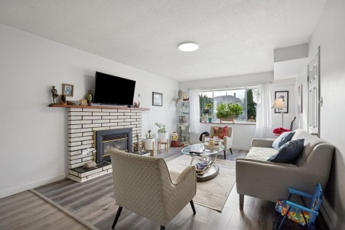 328 18Th Street E, North Vancouver, BC 