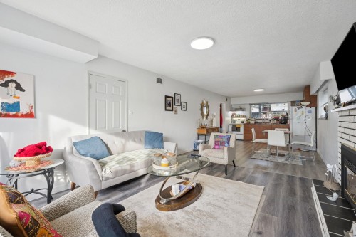 328 18Th Street E, North Vancouver, BC 