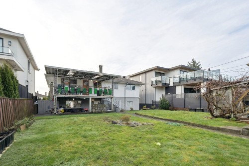 328 18Th Street E, North Vancouver, BC 