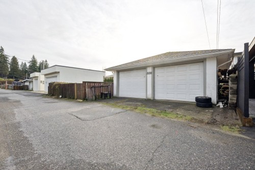 328 18Th Street E, North Vancouver, BC 