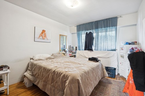 328 18Th Street E, North Vancouver, BC 