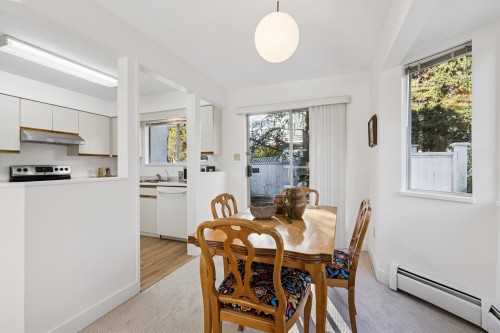 232 11Th Street E, North Vancouver, BC 