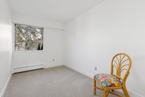 232 11Th Street E, North Vancouver, BC 