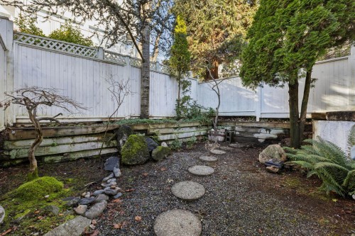 232 11Th Street E, North Vancouver, BC 