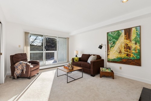 232 11Th Street E, North Vancouver, BC 