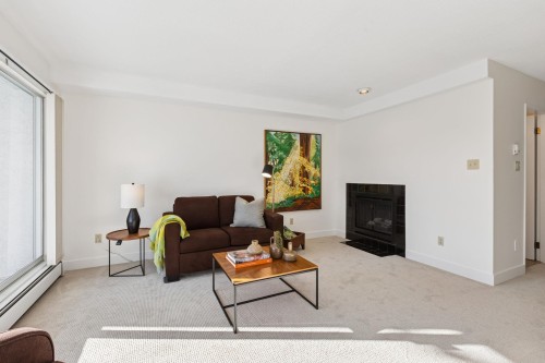 232 11Th Street E, North Vancouver, BC 