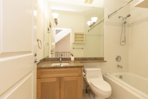 682 16Th Avenue W, Vancouver, BC 