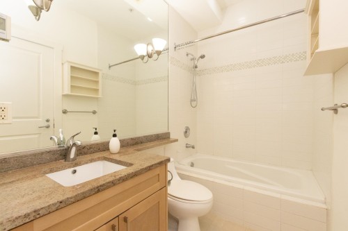 682 16Th Avenue W, Vancouver, BC 