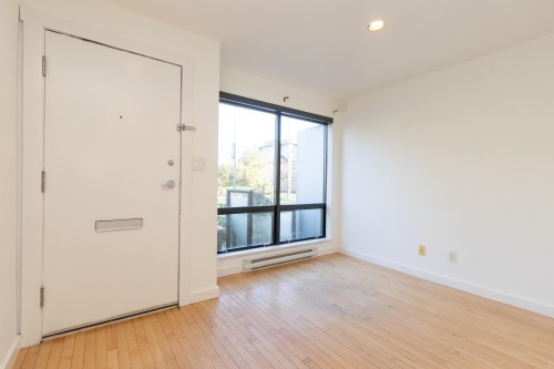 682 16Th Avenue W, Vancouver, BC 