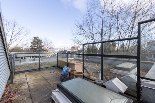 682 16Th Avenue W, Vancouver, BC 