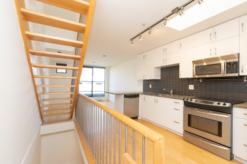 682 16Th Avenue W, Vancouver, BC 