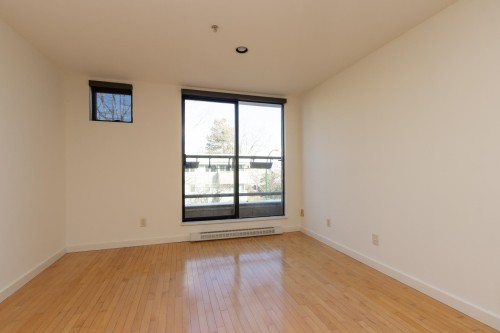 682 16Th Avenue W, Vancouver, BC 