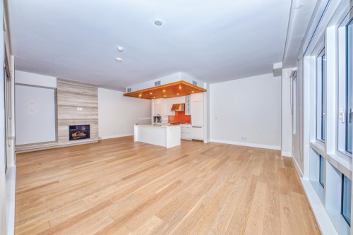 201-6707 Nelson Avenue, West Vancouver, BC 